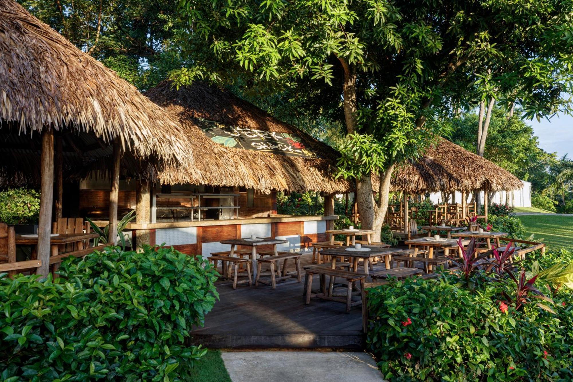 Sandals Ochi Beach All Inclusive Resort - Couples Only (Adults Only) Очо-Риос Экстерьер фото